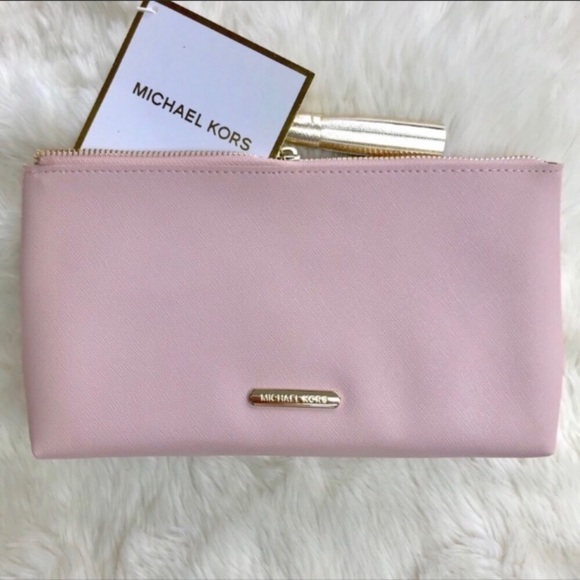 Michael Kors Handbags - Michael Kors Make Up Organizer Pouch Purse Bag NWT